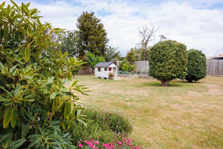 121-123 High Street Bulls_40