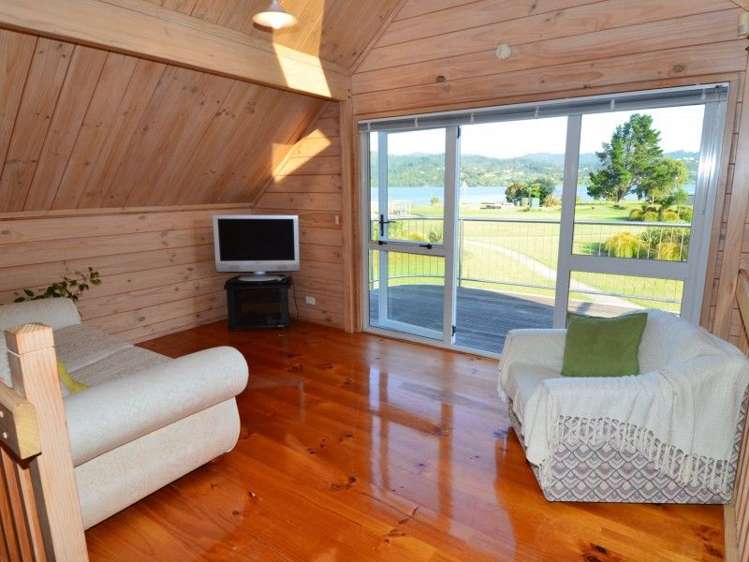 8 Ajax Head Pauanui_6