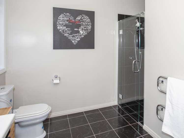18 Johnstone Drive Fitzherbert_16