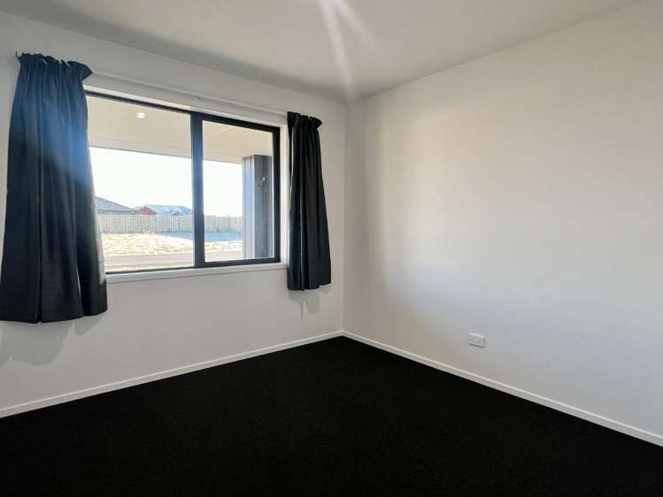 4 Angie Lane 11103_7