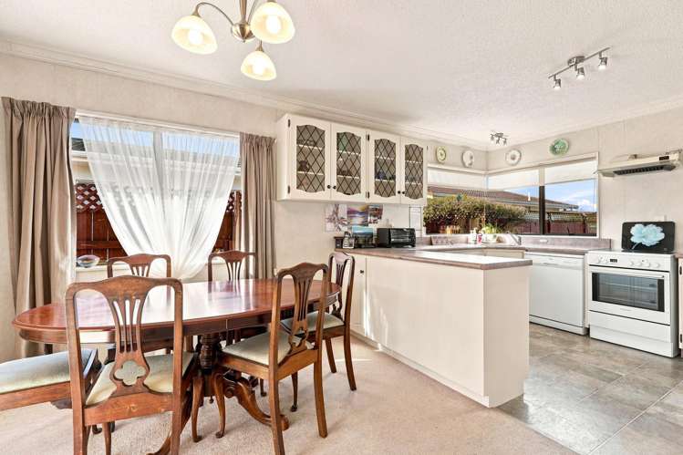 2 Warwick Place Springvale_7