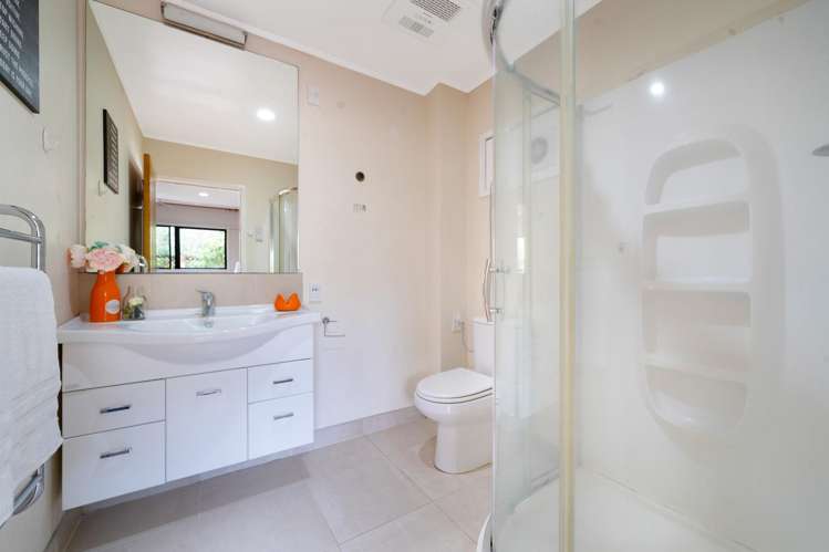 8 Eleanor Place Blockhouse Bay_10