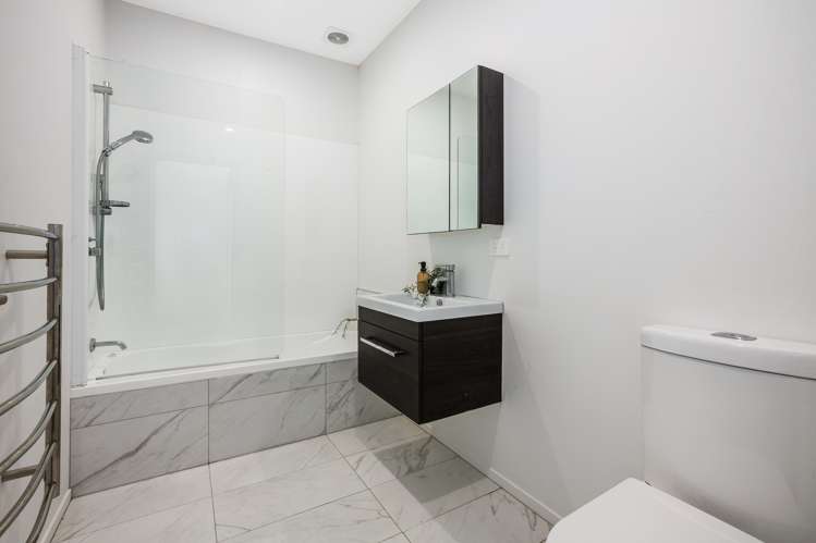 36 Red Beech Avenue Woodridge_16