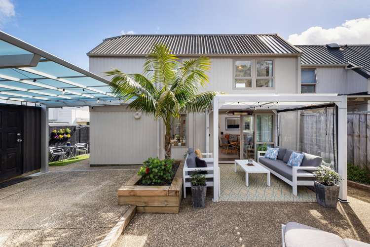 2/5 Wesley Avenue Mount Albert_21