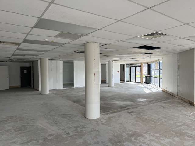 J/701 Great South Road Penrose_3