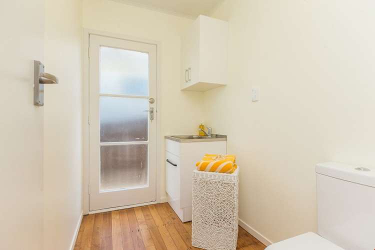 6 Kennedy Avenue Forrest Hill_17