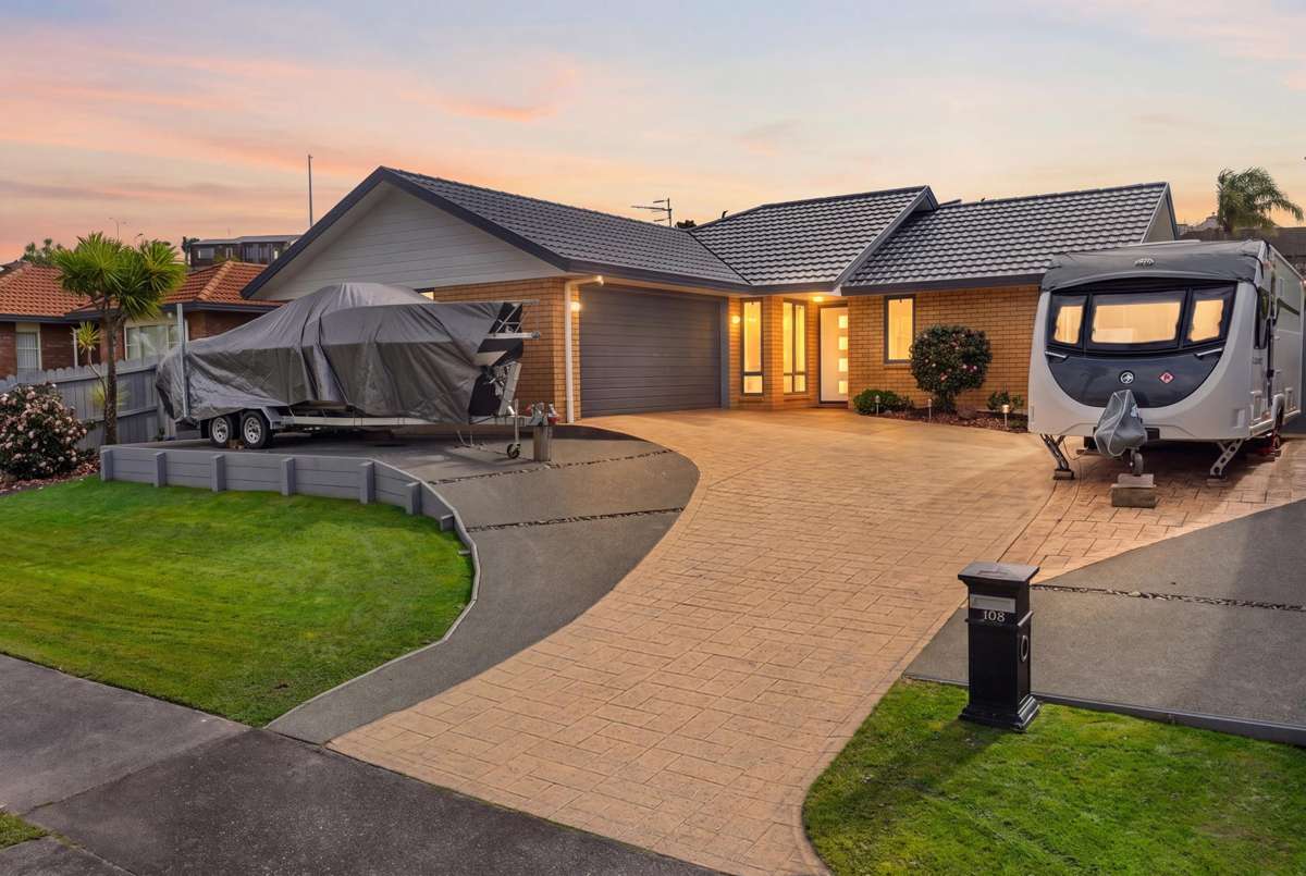 108 Lakeside Drive_0