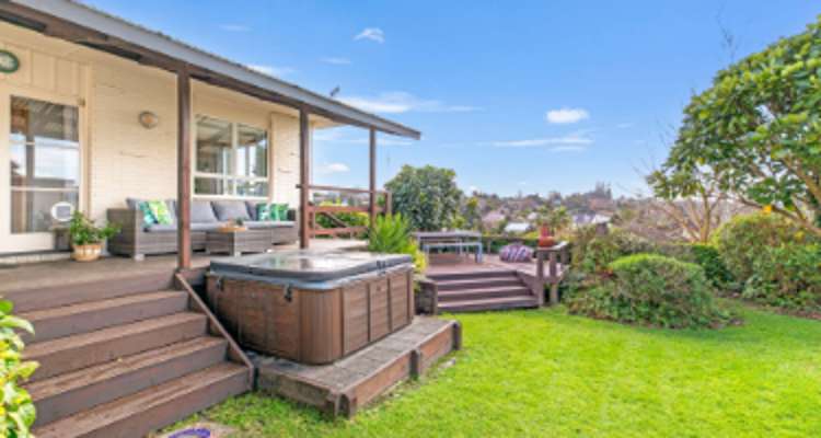 32 Woodford Avenue_0