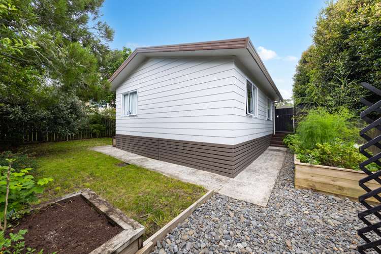 176 Solar Road Glen Eden_5