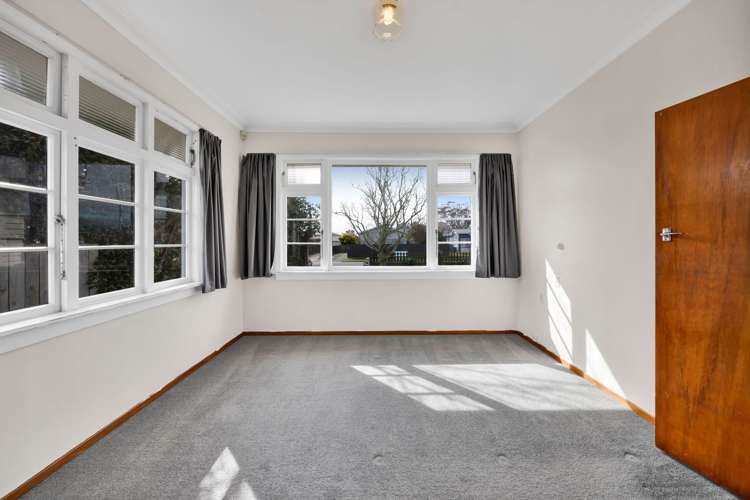 155 Glover Road Hawera_10