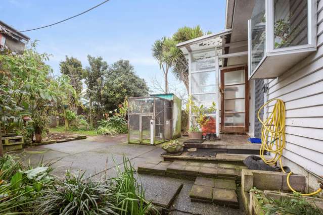 25 Trojan Crescent New Lynn_4