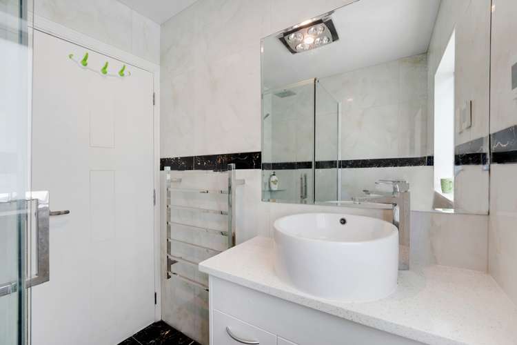 5 Fong Road Flat Bush_9