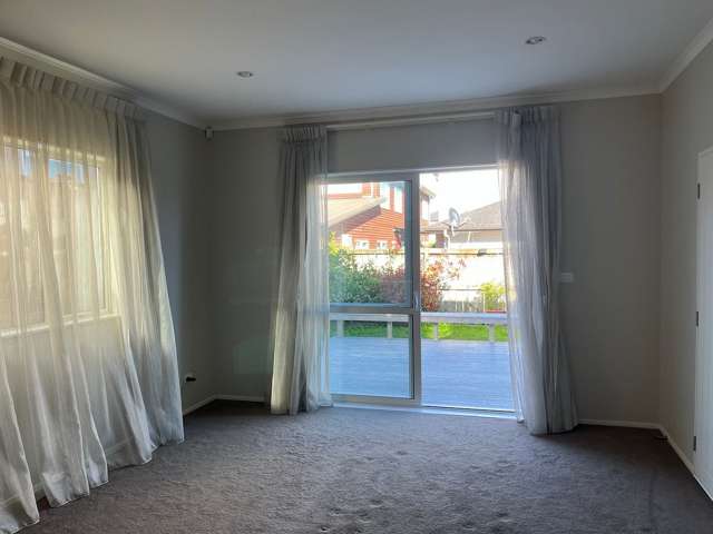 Spacious Semi Furnished Unit near Ormiston Mall