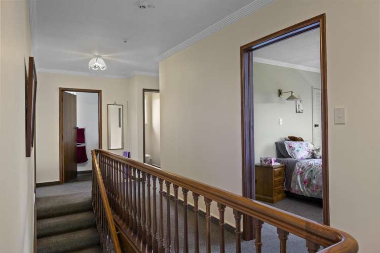 136 Bird Road Stratford_14