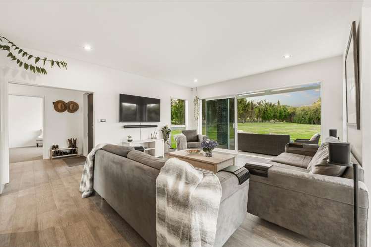 1 Ngaire Close Wainui_21