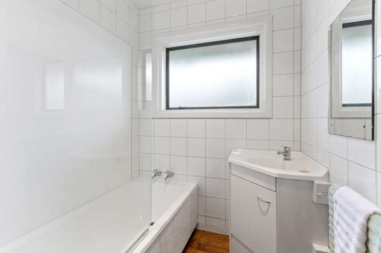 2 Ontario Place Wainoni_6