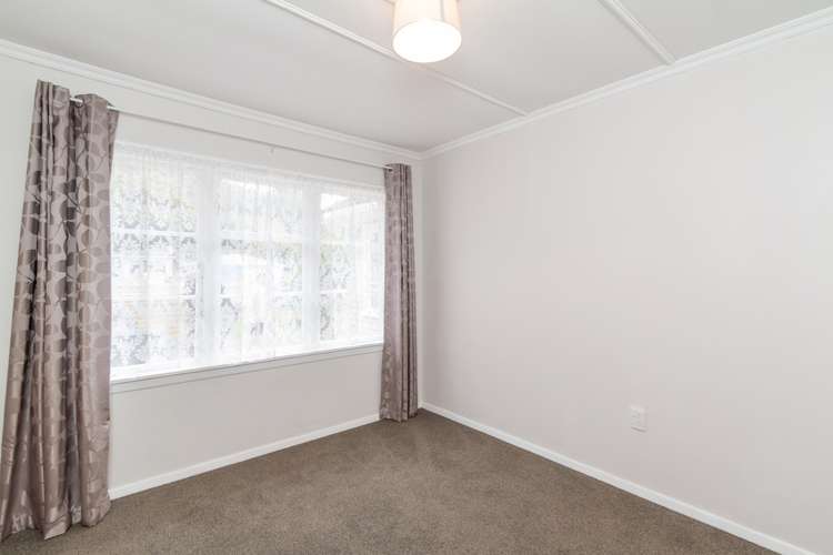 11 Kowhai Street Parkway Wainuiomata_13