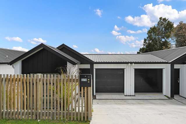 Sunny Pukete Living