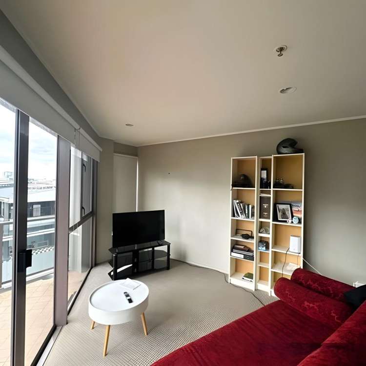 15B/89-95 Victoria Street West 10015_1