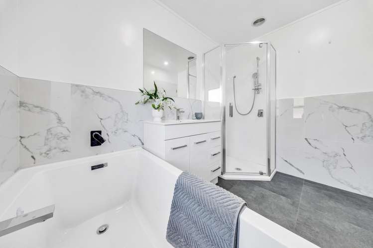 9 Cambric Place Botany Downs_18