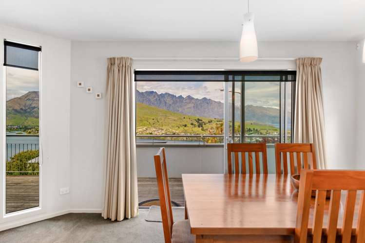 21 Olivers Place Queenstown_3