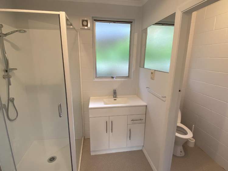 2/3 Angle Street 10728_3