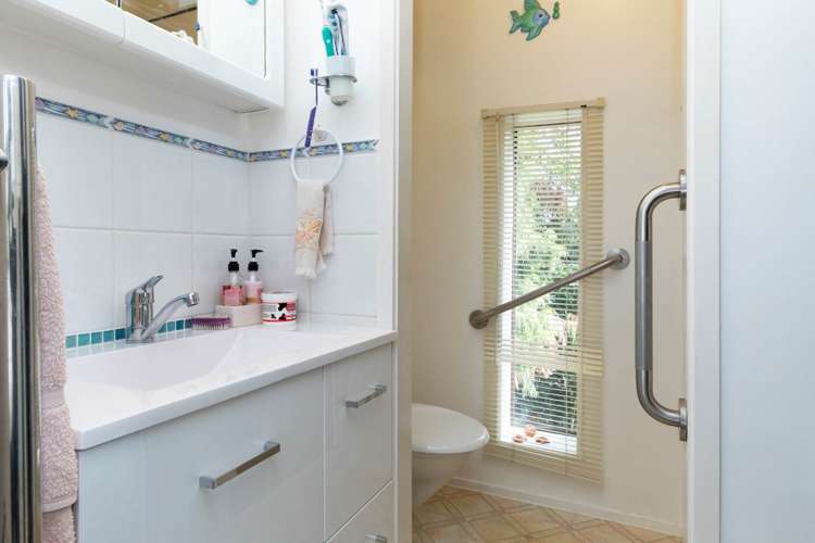 5 Valley View Road Titirangi_13