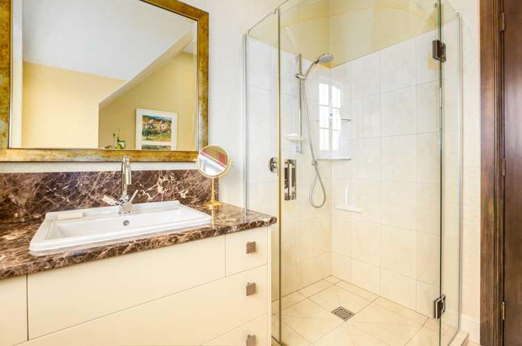 6 Cheviot Road Lowry Bay_21