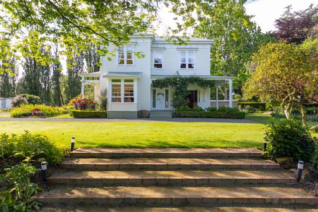 Majestic Greenhaugh Gardens – A Timeless Estate