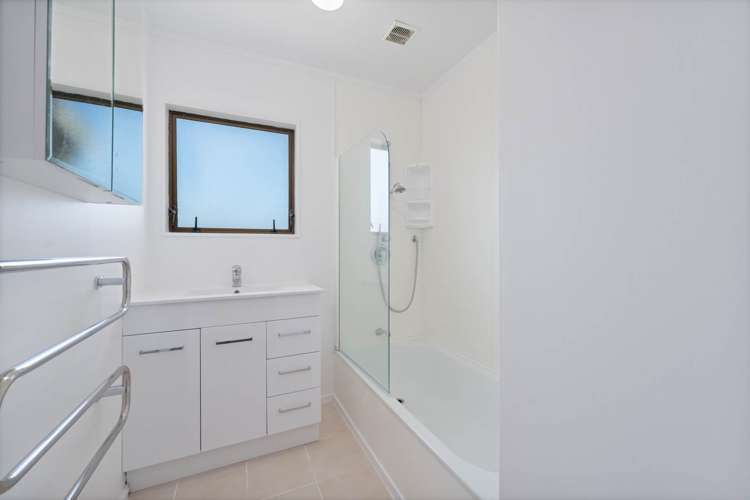 2/6 Orton Street Glenfield_13