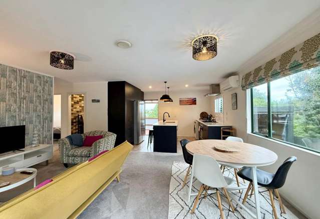 Cosy Modern Urban Cottage in sought-after scho...