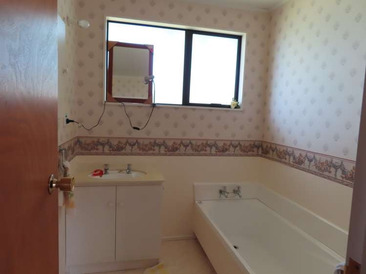 34 Short Road Pahiatua_10