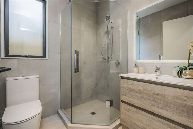 4 Bendridge Street Flat Bush_13