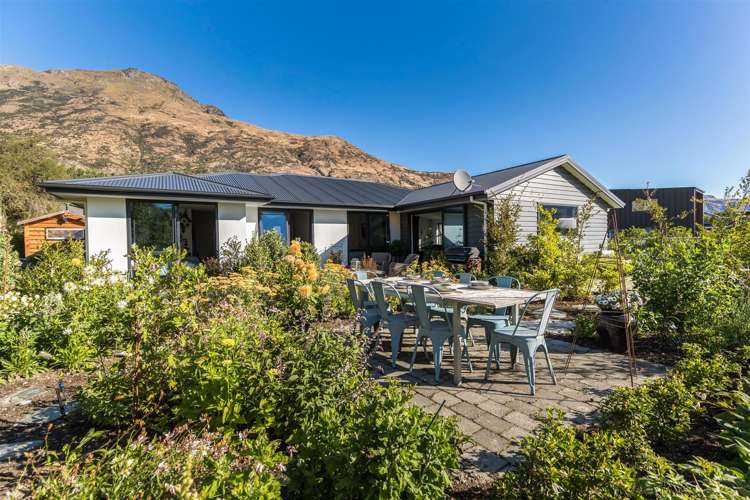 17 Sandford Terrace Lower Shotover_9