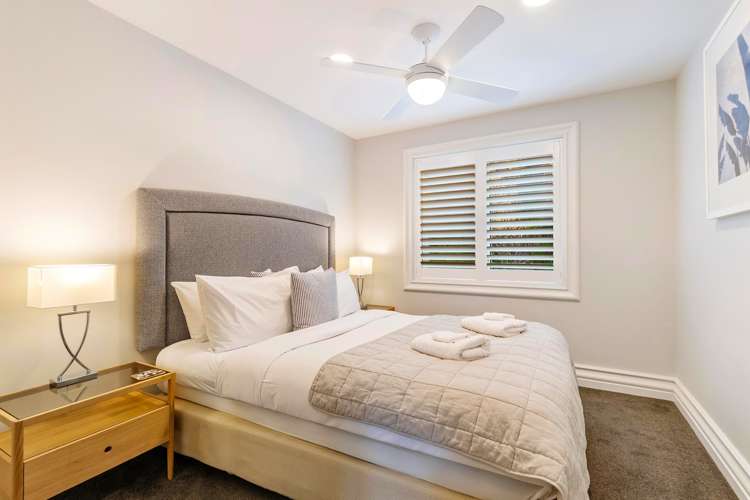 8/70 Lake Esplanade Queenstown_12