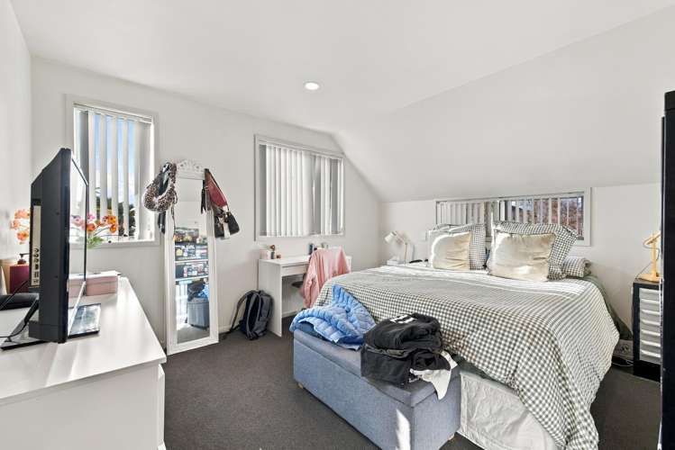 1-2/76A Southampton Street_4