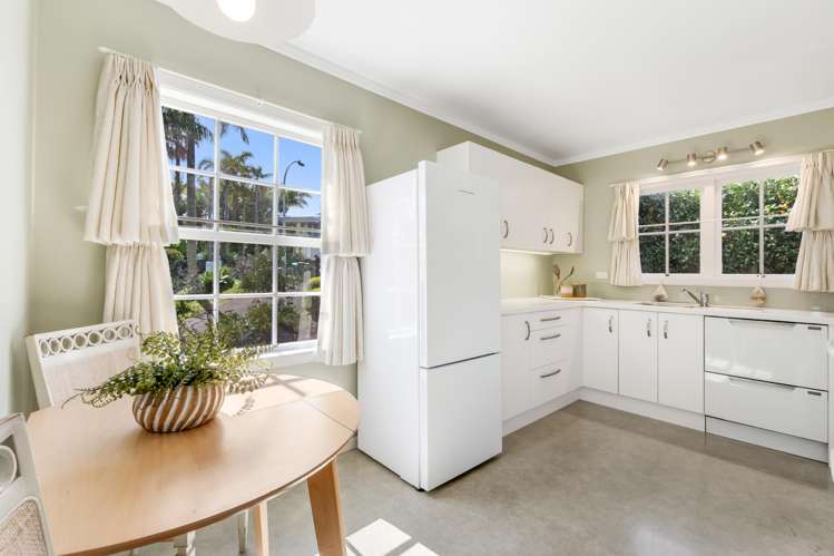 8 Pleasant Place Mellons Bay_16