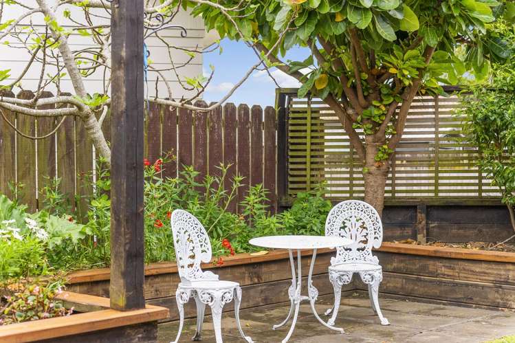 2/10 Etherton Drive Weymouth_21