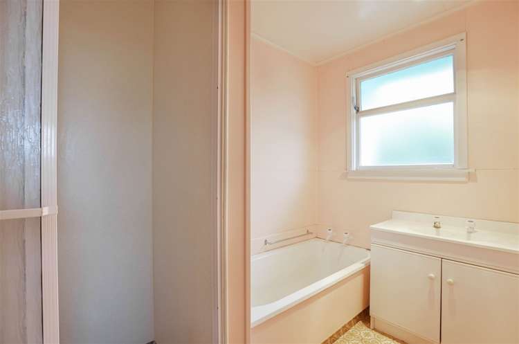 9 Reddecliffe Crescent Hampstead_11