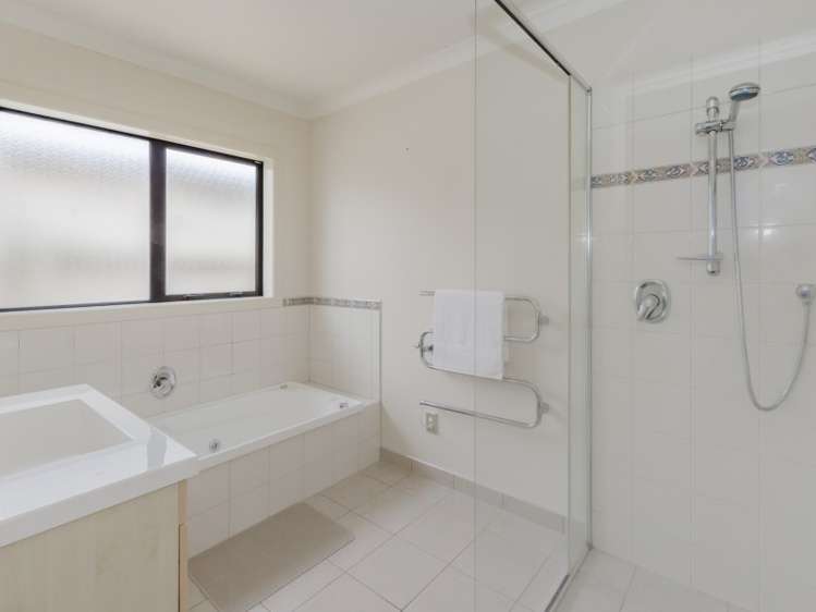 82 The Drive Paraparaumu Beach_13