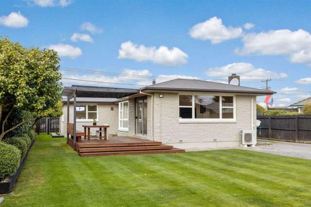 Modern Living in the Heart of Redwood