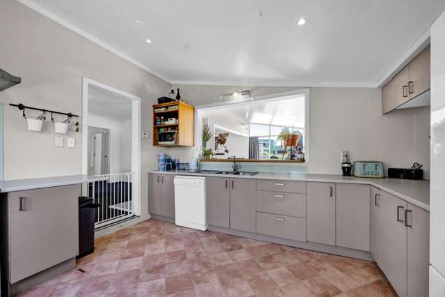 8 Waingongoro Road Cardiff_4