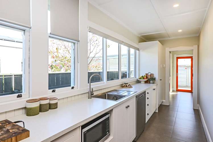 700 Queen Street West Saint Leonards_6