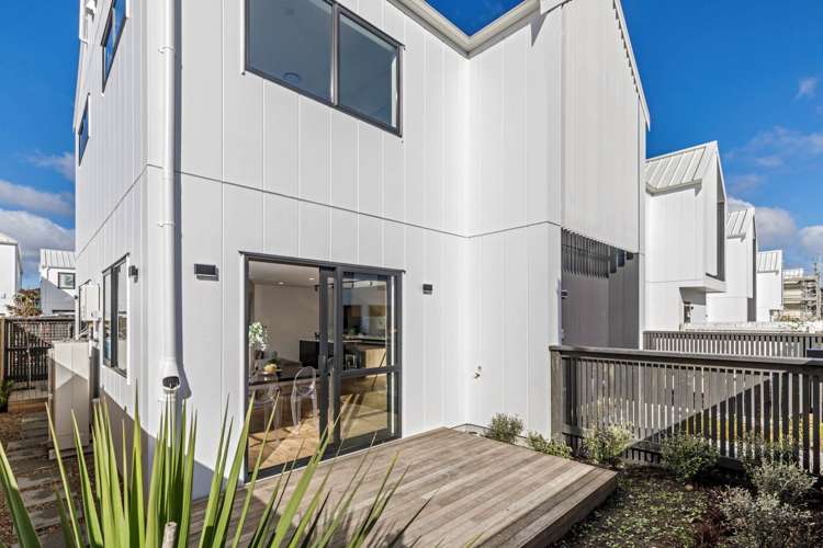 8 Green Bamboo Road Hobsonville_25