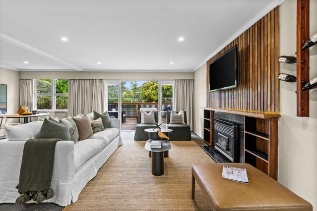 Dress Circle Location, Easy Care