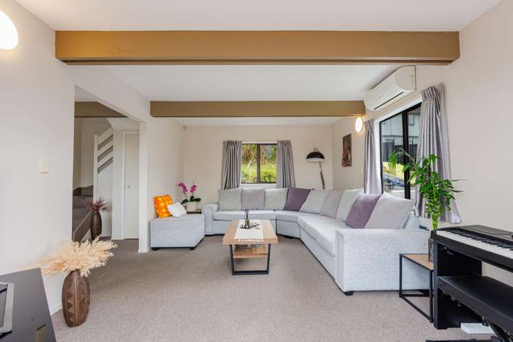 2/70 Ayton Drive Totara Vale_6