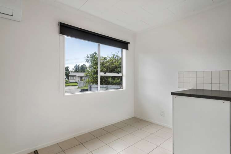 2/8 Helena Street Massey_22