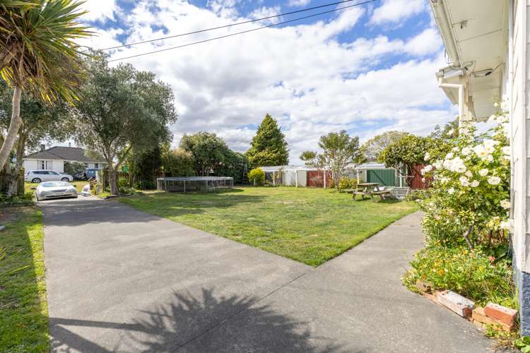 12 Collins Crescent Feilding_19