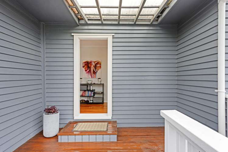 83 Mcleod Road Te Atatu South_2