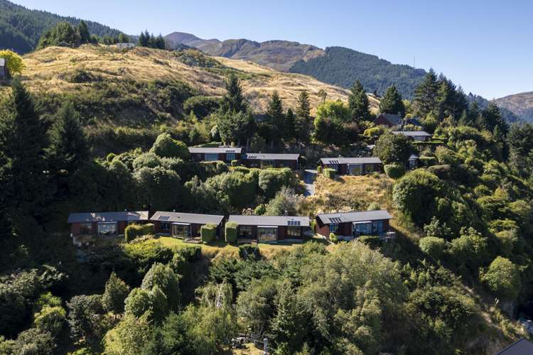 21 & 23 MacKinnon Terrace Sunshine Bay_17